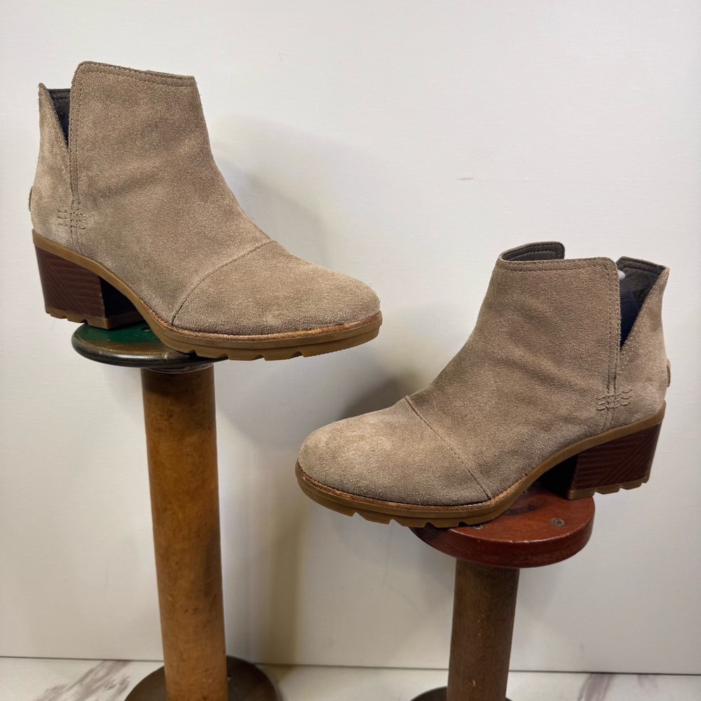 SOREL Women’s Cate Cut Out Waterproof Suede Booties w/ Tread SAND / SIZE 7